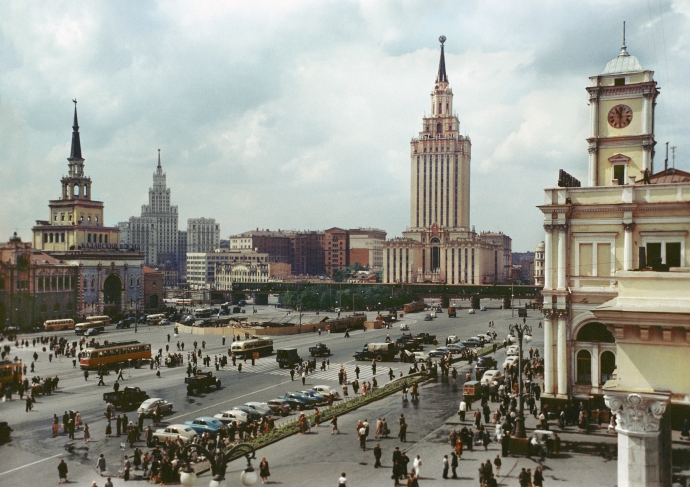 Москва: от первых такси до олимпийских строек