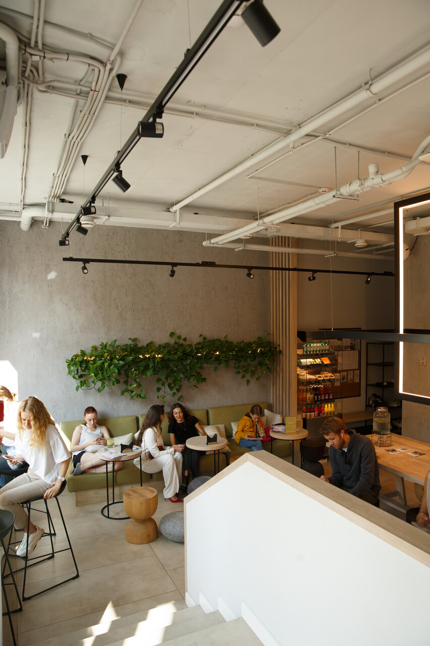 Holi Yoga &amp; Cafe