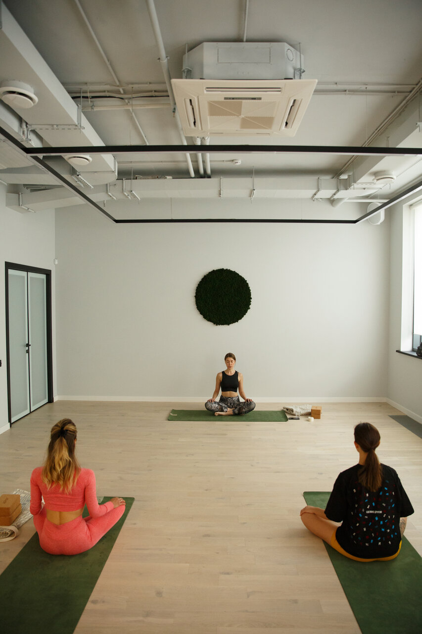 Holi Yoga &amp; Cafe