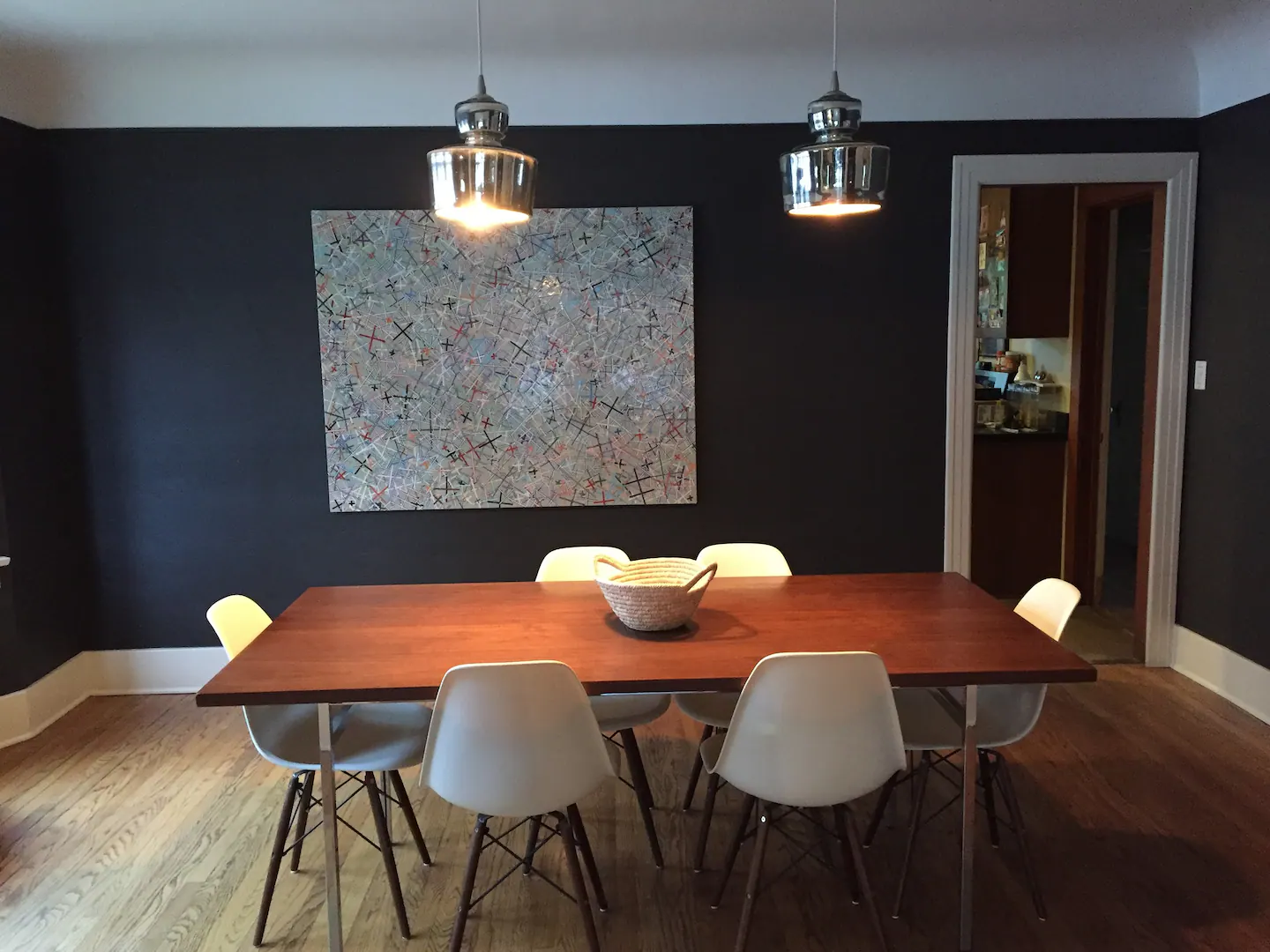 Large room with private bath 1 block from Figueroa